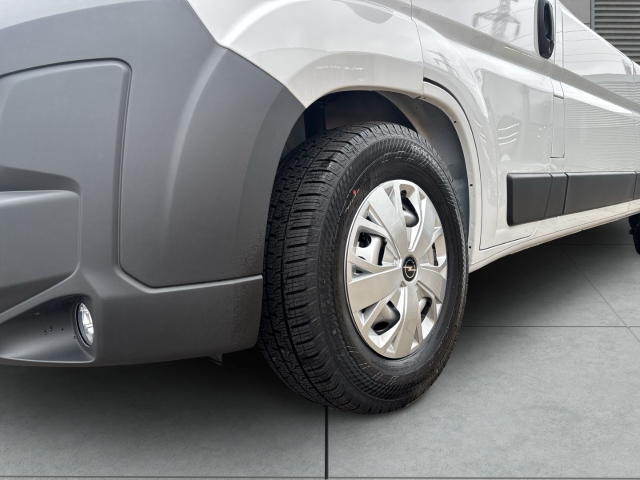 Fahrzeugansicht Opel Movano Cargo 2.2BlueHDi 3,5t verstärkt L3H2 Navi Cargo-Plus-Paket Techno-Plus-Paket StandHZG - Bild 4