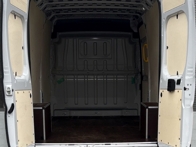 Fahrzeugansicht Opel Movano Cargo 2.2BlueHDi 3,5t verstärkt L3H2 Navi Cargo-Plus-Paket Techno-Plus-Paket StandHZG - Bild 5