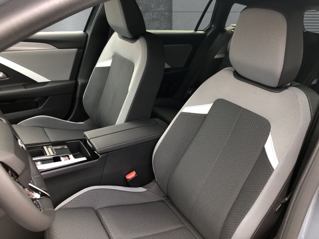 Fahrzeugansicht Opel Astra ST Edition 1.5 Diesel Automatik Tech Komfort-Paket Allwetter Navi LED Apple CarPlay - Bild 8