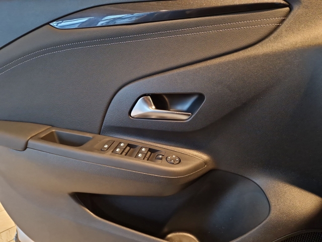 Fahrzeugansicht Opel Corsa-e Elegance Rückfahrkam Style-Paket SitzHZG Allwetter digitales Cockpit LED - Bild 13