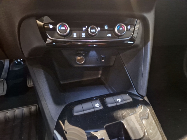 Fahrzeugansicht Opel Corsa-e Elegance Rückfahrkam Style-Paket SitzHZG Allwetter digitales Cockpit LED - Bild 26