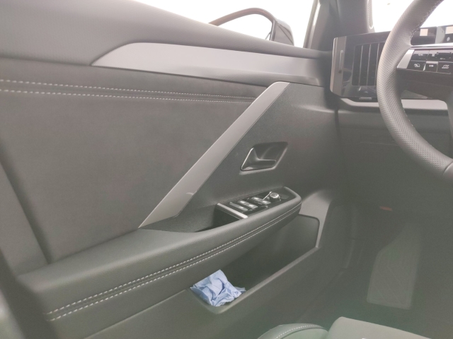 Fahrzeugansicht Opel Astra GS Line AT 360Grad Kamera Navi Sitzheizung LED HUD digitales Cockpit Soundsystem - Bild 13