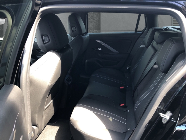 Fahrzeugansicht Opel Astra ST GS 8-AT Tech Komfort Alu Allwetter AHK-abnehmbar Gepäcknetz - Bild 9