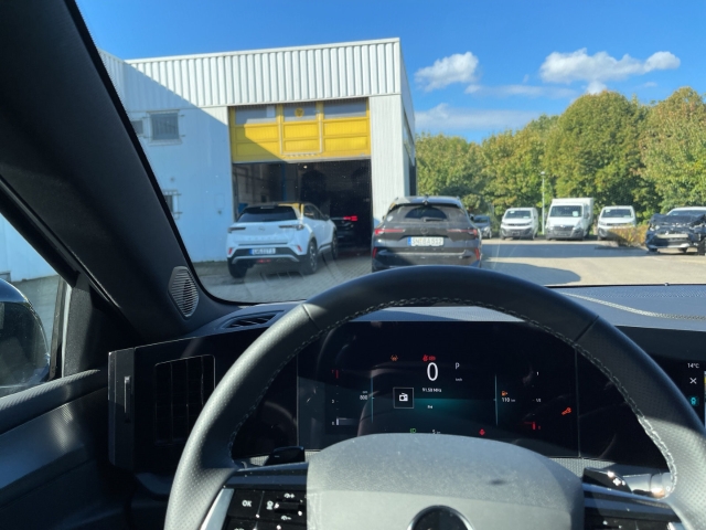 Fahrzeugansicht Opel Astra ST GS 8-AT Tech Komfort Alu Allwetter AHK-abnehmbar Gepäcknetz - Bild 12