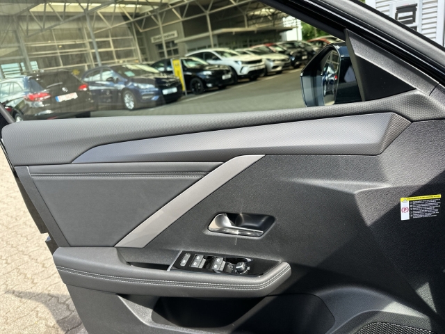 Fahrzeugansicht Opel Astra ST 1.2T GS Tech-Paket Komfort HUD El. Panodach Navi 360 Kamera LED Blendfreies Fernl. - Bild 13