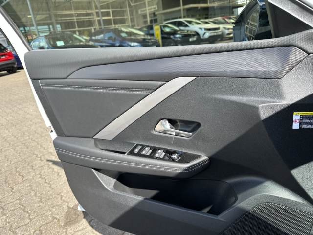 Fahrzeugansicht Opel Astra ST 1.2T GS Tech-Paket Komfort HUD El. Panodach Navi 360 Kamera LED Blendfreies Fernl. - Bild 13