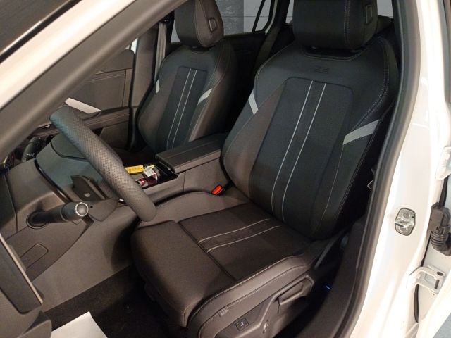 Fahrzeugansicht Opel Astra ST 1.2T GS Line HUD El. Panodach Navi 360 Kamera LED Blendfreies Fernl. - Bild 8