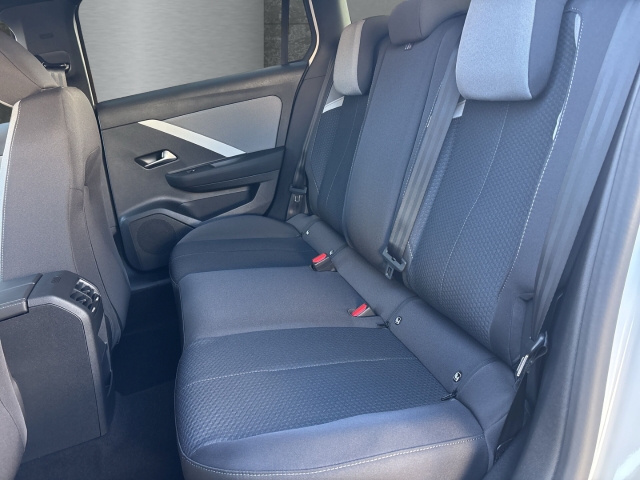 Fahrzeugansicht Opel Astra ST Edition Komfort-Paket LED ACC Apple CarPlay Android Auto Klimaautom Musikstreaming - Bild 9