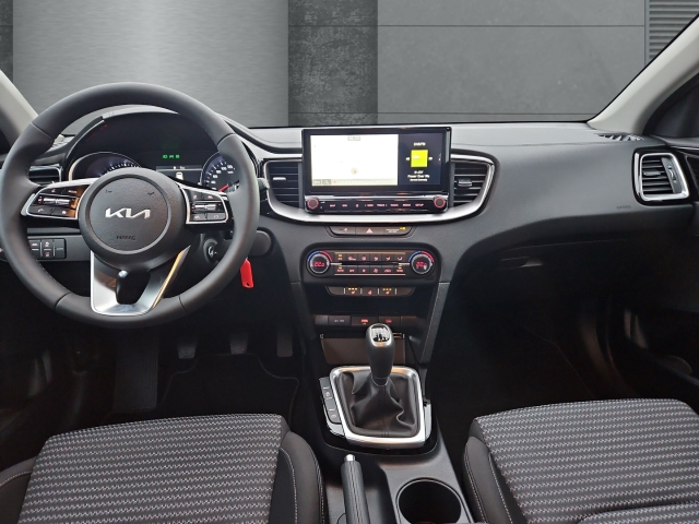 Fahrzeugansicht Kia Cee'd Lim 1.0T Vision Komfort + Navi Kamera SHZ+LHZ - Bild 10