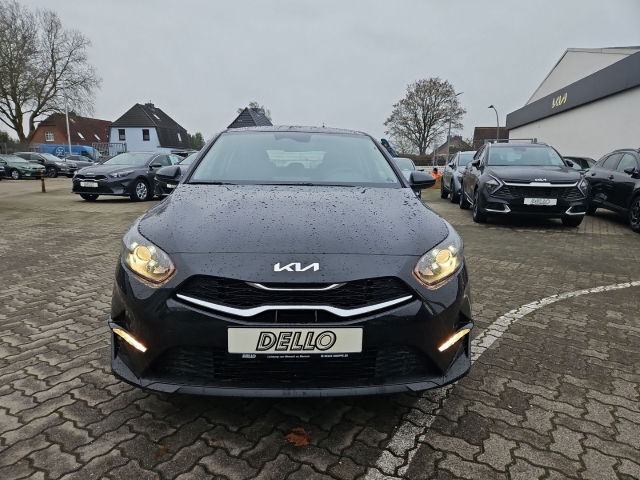 Fahrzeugansicht Kia Cee'd Lim 1.0T Vision Komfort + Navi Kamera SHZ+LHZ - Bild 15