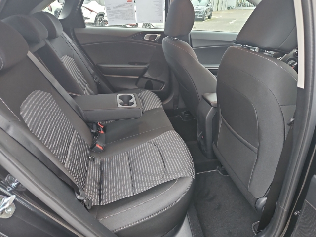 Fahrzeugansicht Kia Cee'd Lim 1.0T Vision Komfort + Navi Kamera SHZ+LHZ - Bild 19