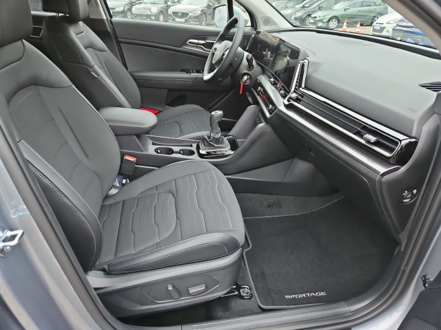 Fahrzeugansicht Kia Sportage 1.6T Vision + Komfort Navi LED Kamera SHZ+LHZ digitales Cockpit Blendfreies Fernl. - Bild 21