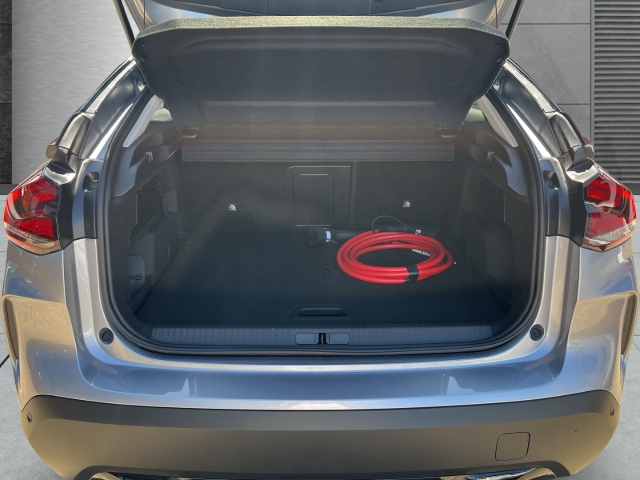 Fahrzeugansicht Citroen e-C4 Series 156 11kW-Charger Color-Paket Glossy Black Navi 360 Kamera LED Apple CarPlay - Bild 5