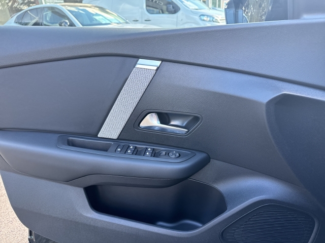 Fahrzeugansicht Citroen e-C4 X Max HUD El.Pano Navi 360 Massagesitze LED Apple CarPlay - Bild 13