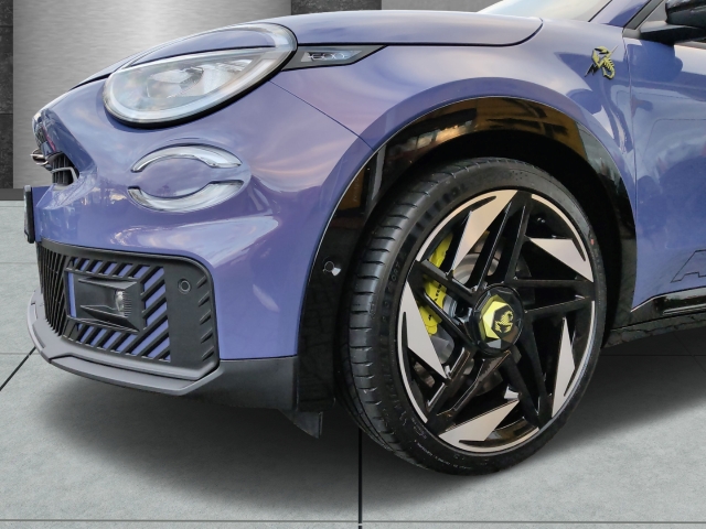 Fahrzeugansicht Abarth 600e 207 kW Scorpionissima Sonderaktion Tech Design-Paket Gaming Paket - Bild 4