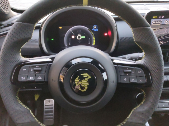 Fahrzeugansicht Abarth 600e 207 kW Scorpionissima Sonderaktion Tech Design-Paket Gaming Paket - Bild 12