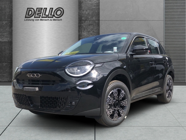 Fiat 600e 115 kW RED Style-Paket Soundsystem LED Apple CarPlay Android Auto Klimaautom Fahrerprofil