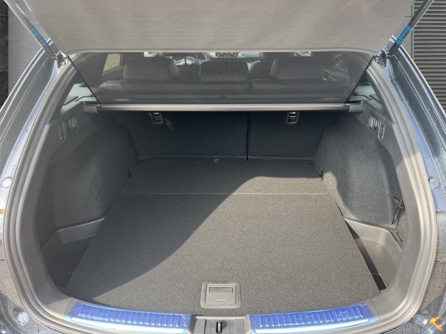 Fahrzeugansicht Mazda 6 Kombi 194PS TAKUMI Nappa BOSE HUD 360 Kamera ACC PDC Klima - Bild 5