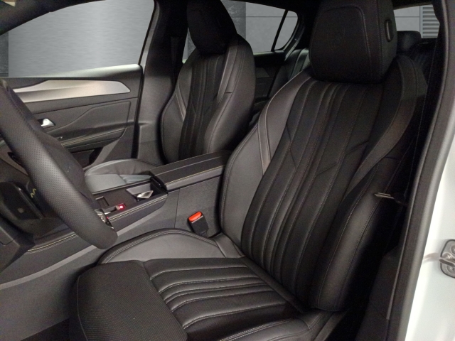 Fahrzeugansicht Peugeot 308 225 GT Plug-In Hybrid AT Nappaleder FOCAL-Soundsystem beheizbFrontsch Induktionsladen - Bild 8