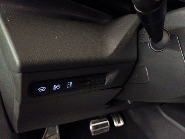 Fahrzeugansicht Peugeot 308 225 GT Plug-In Hybrid AT Nappaleder FOCAL-Soundsystem beheizbFrontsch Induktionsladen - Bild 16