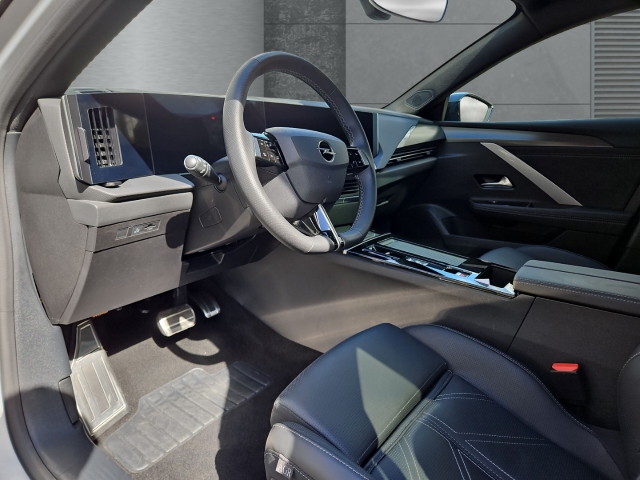 Fahrzeugansicht Opel Astra ST Ultimate 1.2T HUD Navi Leder Soundsystem 360 Kamera Massagesitze Klimasitze LED - Bild 7
