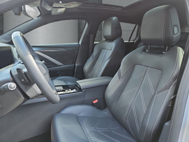 Fahrzeugansicht Opel Astra ST Ultimate 1.2T HUD Navi Leder Soundsystem 360 Kamera Massagesitze Klimasitze LED - Bild 8