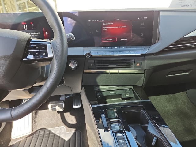 Fahrzeugansicht Opel Astra ST Ultimate 1.2T HUD Navi Leder Soundsystem 360 Kamera Massagesitze Klimasitze LED - Bild 11