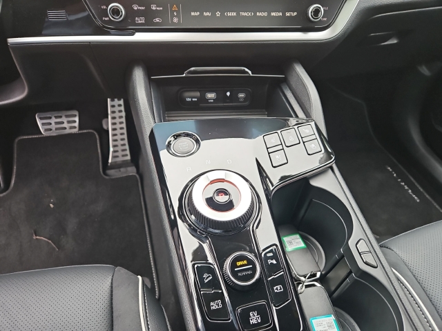 Fahrzeugansicht Kia Sportage 1.6T PHEV GT-Line 4WD 360 Grad Kamera Apple CarPlay Panoramadach Totwinkelassistent - Bild 14