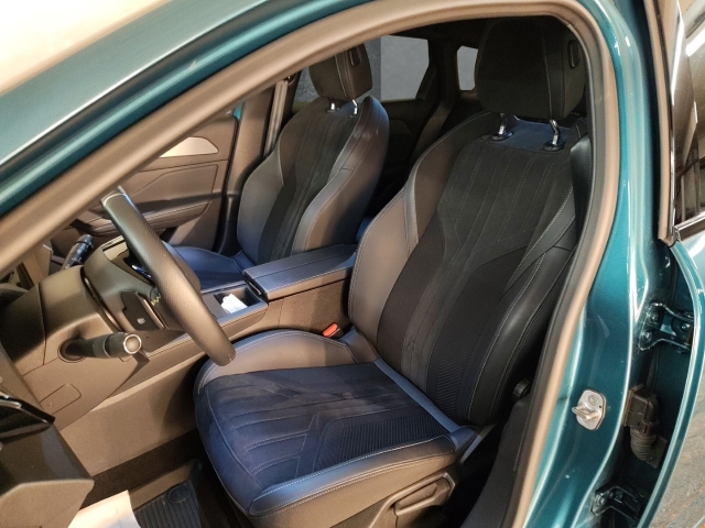 Fahrzeugansicht Peugeot 308 GT 1.2 PureTech 130 EU6d SW Navi LED Blendfreies Fernl. Kurvenlicht ACC El. Heckklappe - Bild 8