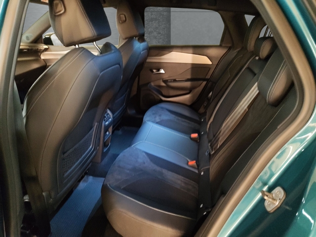 Fahrzeugansicht Peugeot 308 GT 1.2 PureTech 130 EU6d SW Navi LED Blendfreies Fernl. Kurvenlicht ACC El. Heckklappe - Bild 9