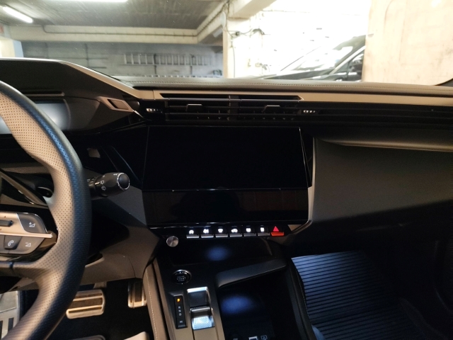 Fahrzeugansicht Peugeot 308 GT 1.2 PureTech 130 EU6d SW Navi LED Blendfreies Fernl. Kurvenlicht ACC El. Heckklappe - Bild 11