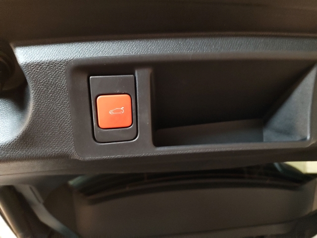 Fahrzeugansicht Peugeot 308 GT 1.2 PureTech 130 EU6d SW Navi LED Blendfreies Fernl. Kurvenlicht ACC El. Heckklappe - Bild 15