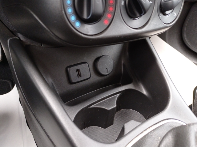Fahrzeugansicht Opel Corsa E 1.4 Color Edition Sitzhzg. Klima Tempomat - Bild 20