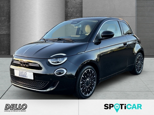 Fahrzeugansicht Fiat 500e La Prima Navi JBL ACC Keyless Kamera Induktionsladen Allwetterreifen Sitzheizung