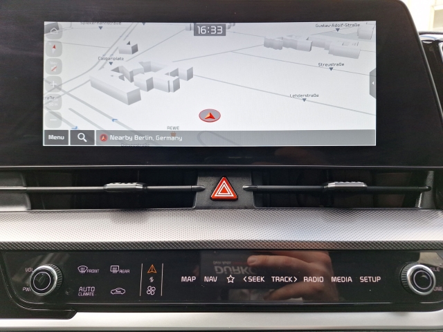 Fahrzeugansicht Kia Sportage Nightline Allrad Leder Allwetter Panoramadach Navi Digitales Cockpit LED ACC - Bild 11