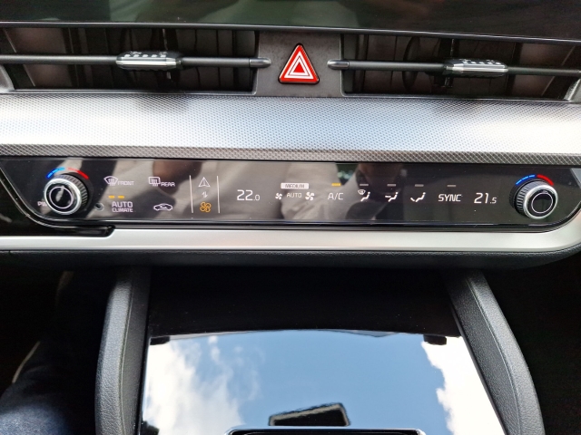 Fahrzeugansicht Kia Sportage Nightline Allrad Leder Allwetter Panoramadach Navi Digitales Cockpit LED ACC - Bild 23