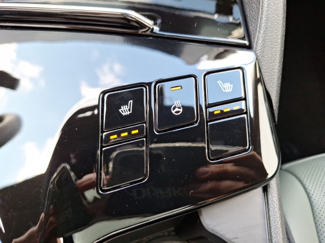 Fahrzeugansicht Kia Sportage Nightline Allrad Leder Allwetter Panoramadach Navi Digitales Cockpit LED ACC - Bild 25