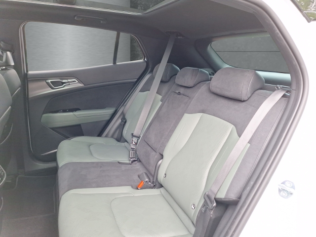 Fahrzeugansicht Kia Sportage Nightline Allrad Leder Allwetter Panoramadach Navi Digitales Cockpit LED ACC - Bild 9