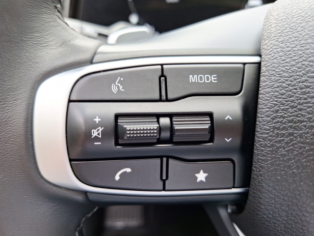 Fahrzeugansicht Kia Sportage Nightline Allrad Leder Allwetter Panoramadach Navi Digitales Cockpit LED ACC - Bild 16