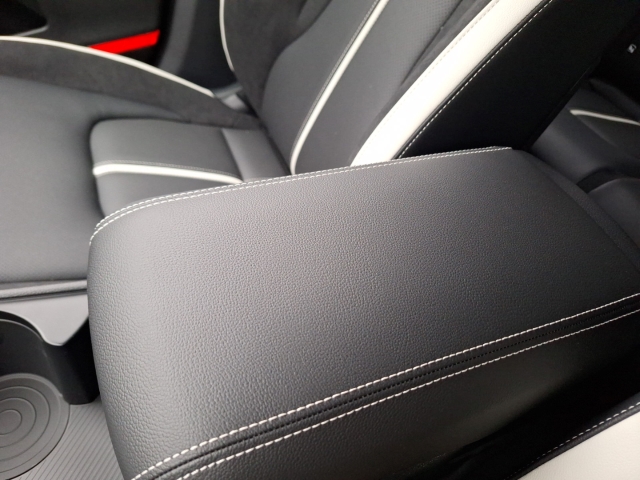 Fahrzeugansicht Kia Sportage GT-Line 1.6T HUD Panodach Navi Leder Digitales Cockpit Memory Sitze Soundsystem - Bild 28