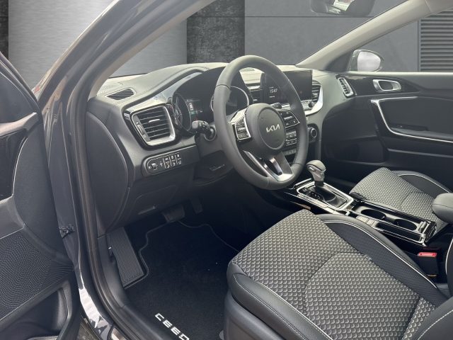 Fahrzeugansicht Kia Cee'd_sw 1.6 PHEV Spirit DCT6 Navi digitales Cockpit Memory Sitze LED ACC El. Heckklappe - Bild 7