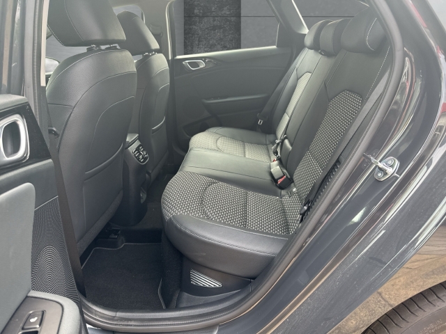 Fahrzeugansicht Kia Cee'd_sw 1.6 PHEV Spirit DCT6 Navi digitales Cockpit Memory Sitze LED ACC El. Heckklappe - Bild 9