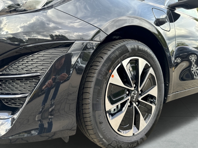 Fahrzeugansicht Kia Cee'd_sw Spirit 1.6 PHEV DCT6 Navi digitales Cockpit  LED ACC Memory Sitze El. Heckklappe - Bild 4
