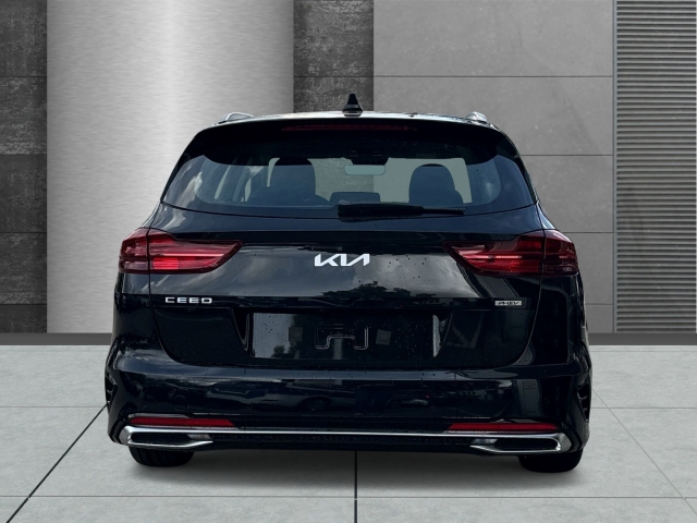 Fahrzeugansicht Kia Cee'd_sw Spirit 1.6 PHEV DCT6 Navi digitales Cockpit  LED ACC Memory Sitze El. Heckklappe - Bild 6