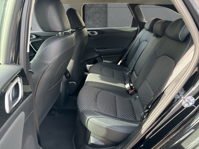Fahrzeugansicht Kia Cee'd_sw Spirit 1.6 PHEV DCT6 Navi digitales Cockpit  LED ACC Memory Sitze El. Heckklappe - Bild 9