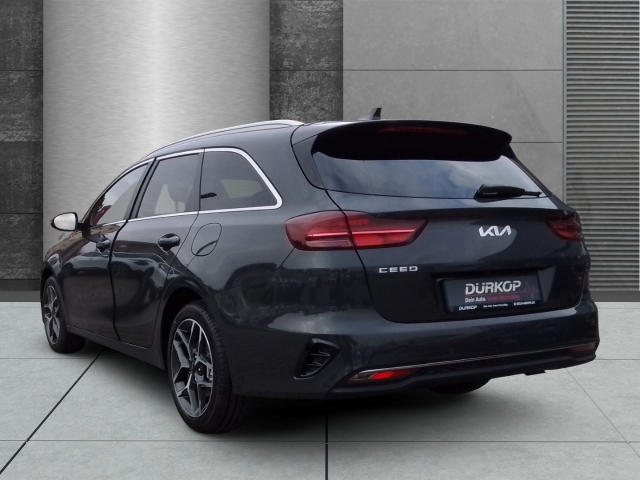 Fahrzeugansicht Kia Cee'd_sw Ultimate Edition 1.5T Mild-Hybrid DCT Style-Paket Navi Digitales Cockpit LED ACC - Bild 3