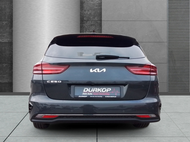 Fahrzeugansicht Kia Cee'd_sw Ultimate Edition 1.5T Mild-Hybrid DCT Style-Paket Navi Digitales Cockpit LED ACC - Bild 6