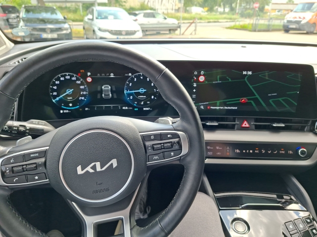 Fahrzeugansicht Kia Sportage Spirit 4WD 1.6 T-GDI DCT Panorama Navi Leder Digitales Cockpit 360 Kamera Klimasitze - Bild 12