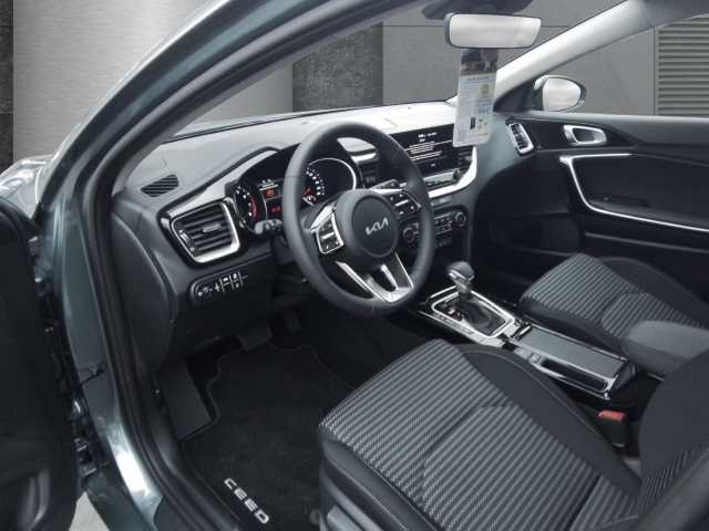 Fahrzeugansicht Kia Cee'd Vision 1.5 DCT PDC Rückfahrk.Sitz+Lenkradh. Navi digitales Cockpit ACC Apple CarPlay - Bild 7