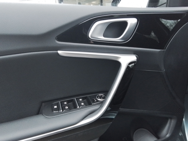 Fahrzeugansicht Kia Cee'd Vision 1.5 DCT PDC Rückfahrk.Sitz+Lenkradh. Navi digitales Cockpit ACC Apple CarPlay - Bild 13